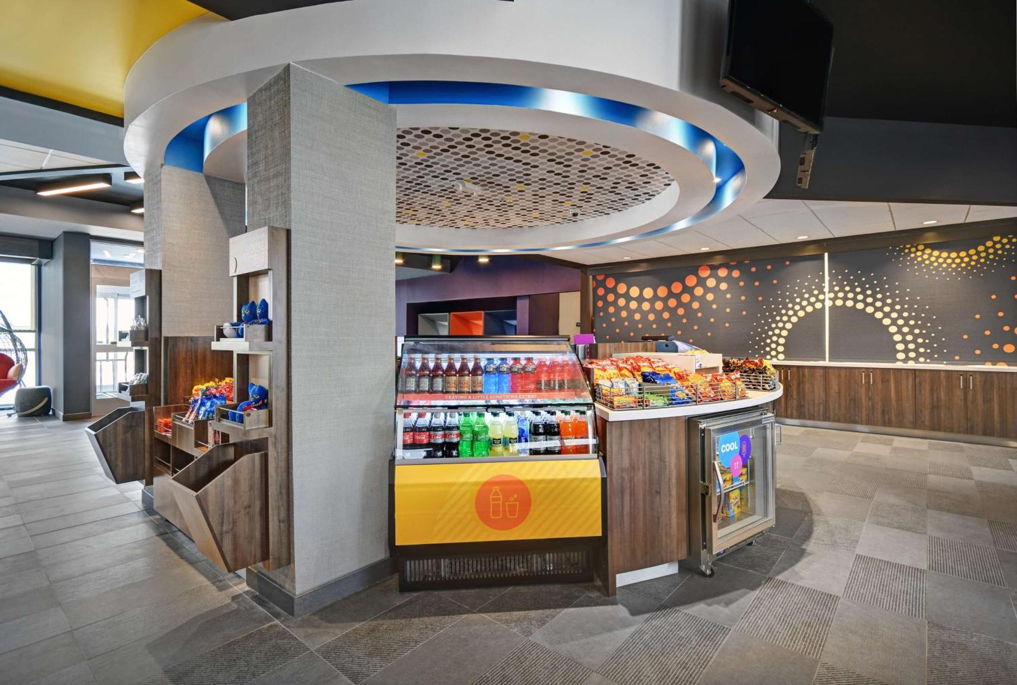 Tru By Hilton Gaylord, Mi Hotel Екстериор снимка