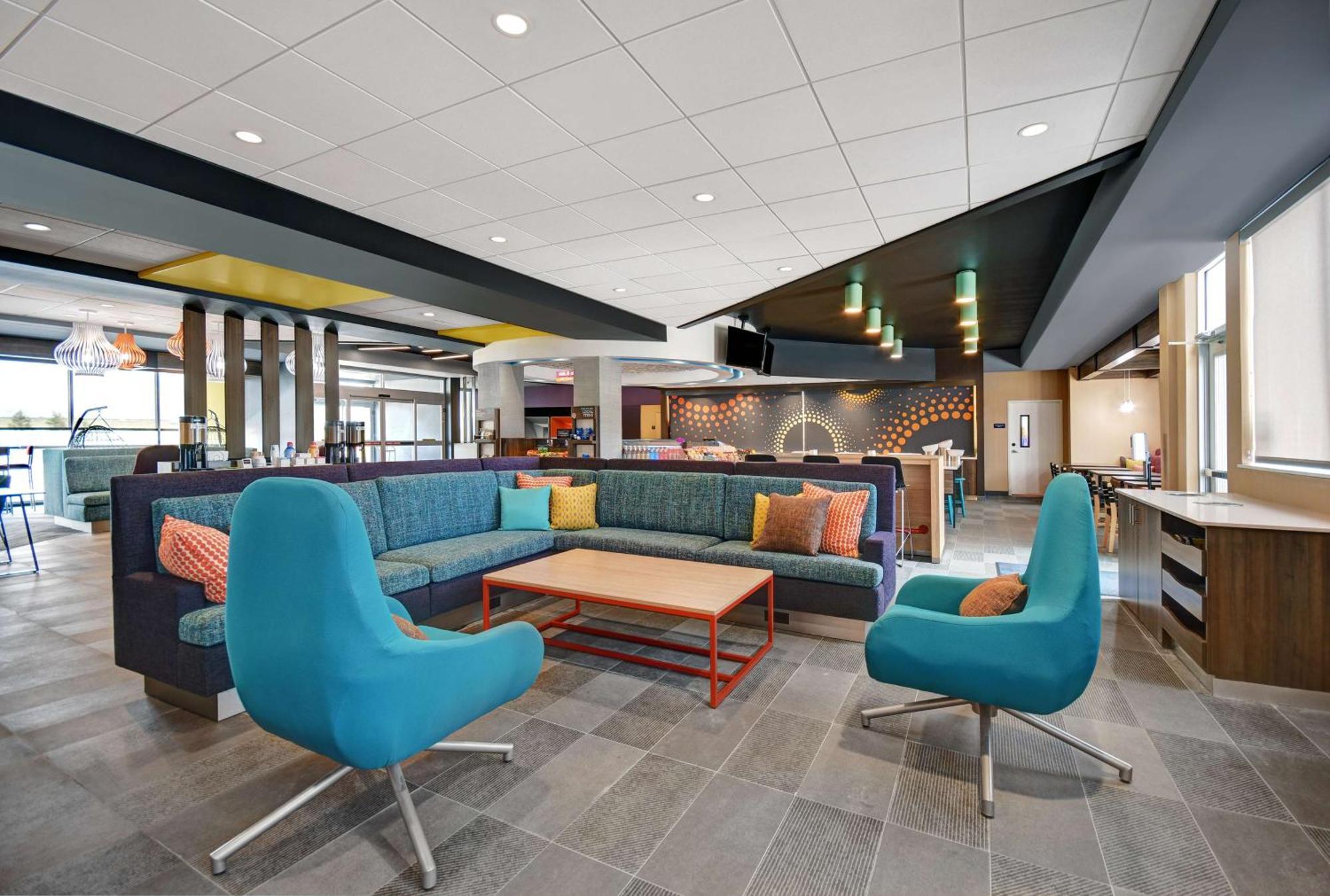 Tru By Hilton Gaylord, Mi Hotel Екстериор снимка